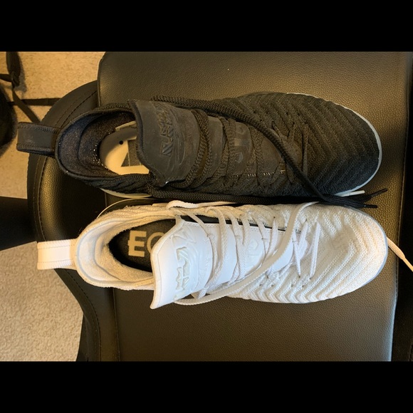 Lebron 16 “Equality” white/black basketball shoe - Picture 3 of 3